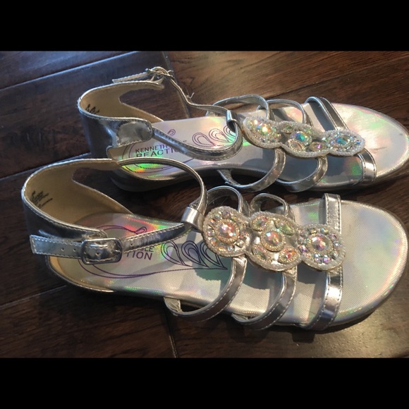 kenneth cole girls sandals